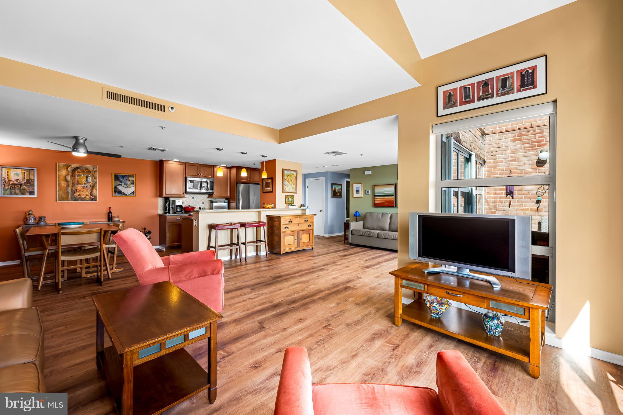 250 PRESIDENT STREET S 909