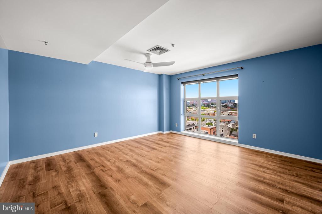 250 PRESIDENT STREET S 909