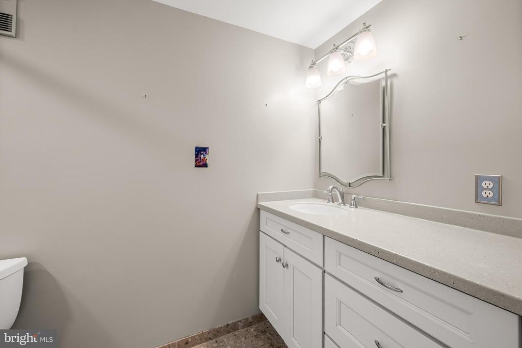 250 PRESIDENT STREET S 909
