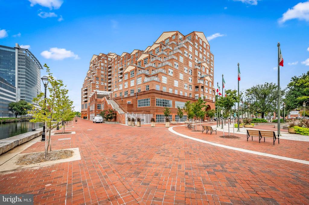 250 PRESIDENT STREET S 909