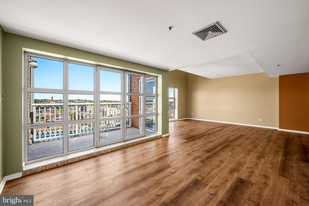 250 PRESIDENT STREET S 909