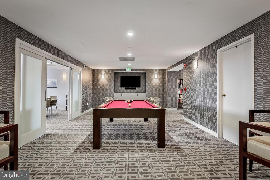 250 PRESIDENT STREET S 909