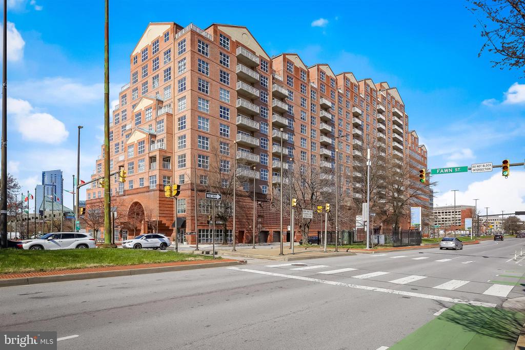 250 PRESIDENT STREET S 909