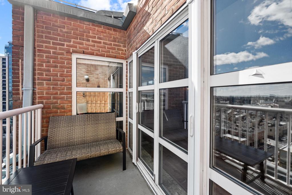250 PRESIDENT STREET S 909