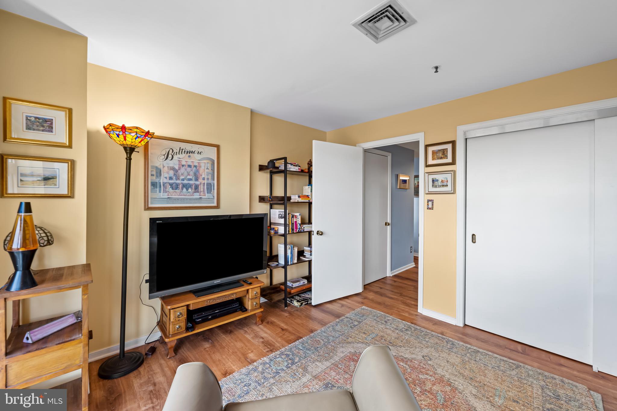250 PRESIDENT STREET S 909