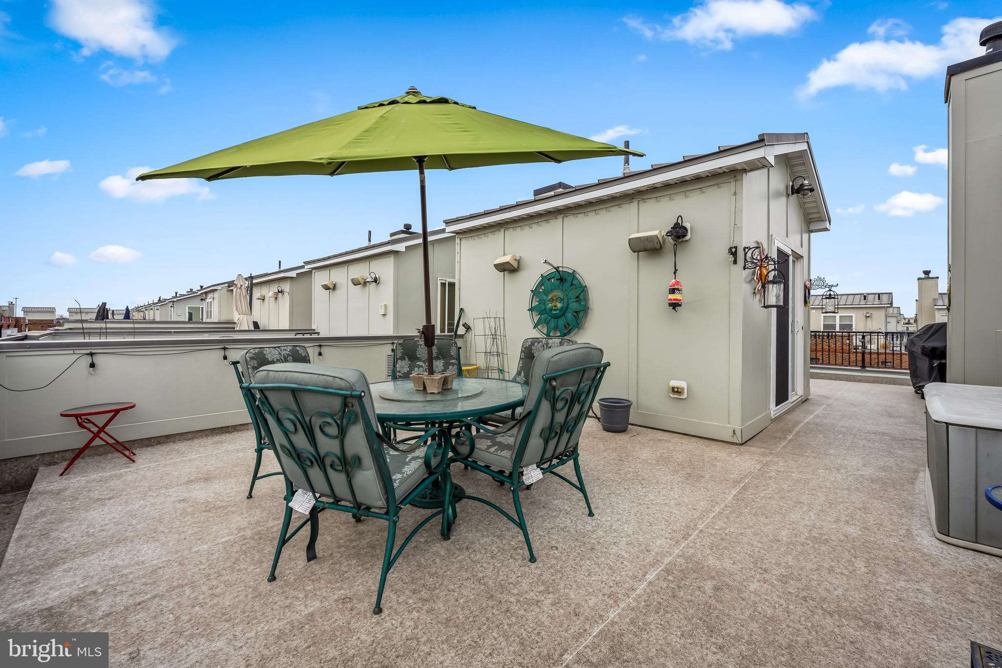 1405 BENJAMIN STREET