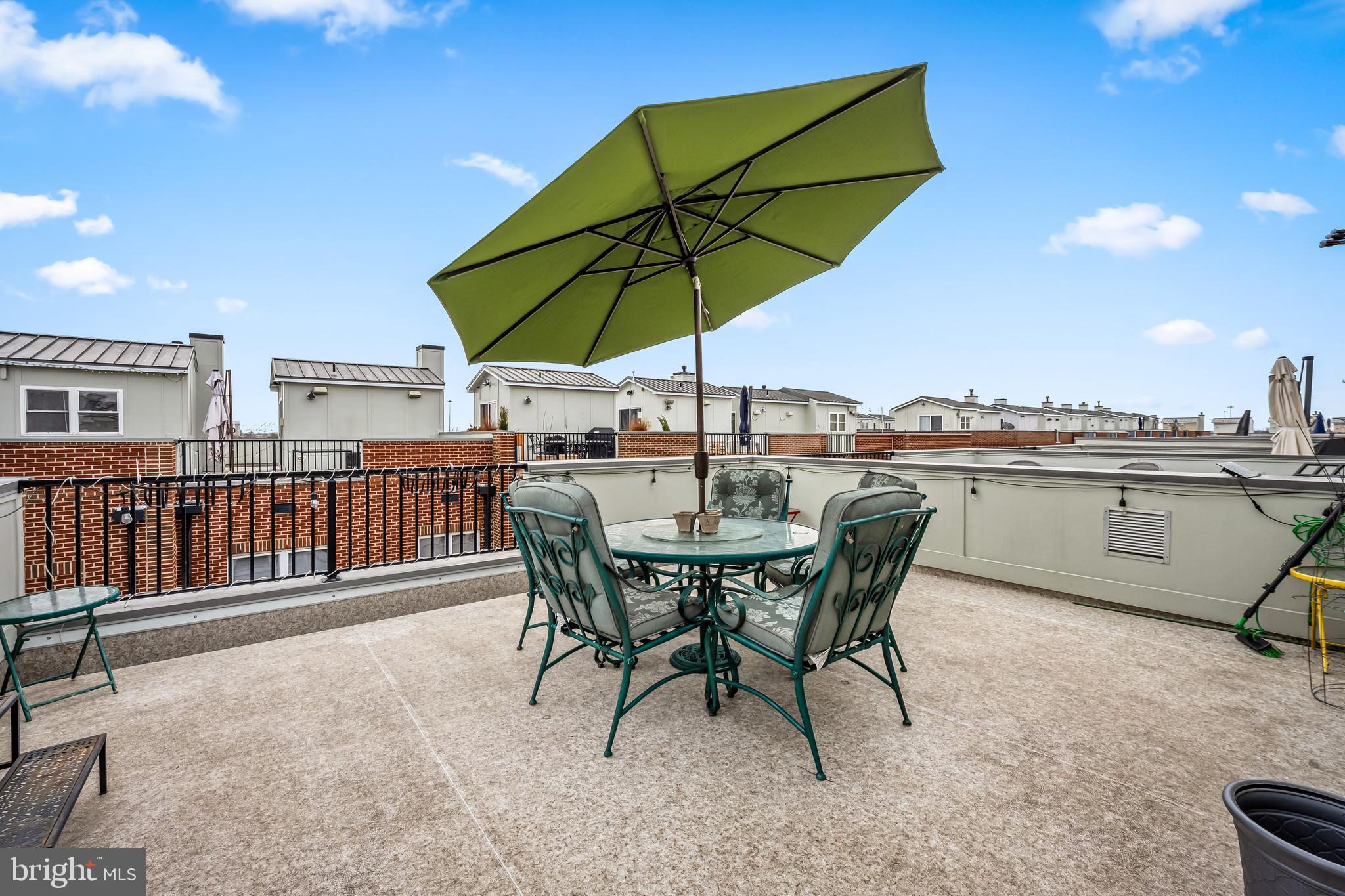 1405 BENJAMIN STREET