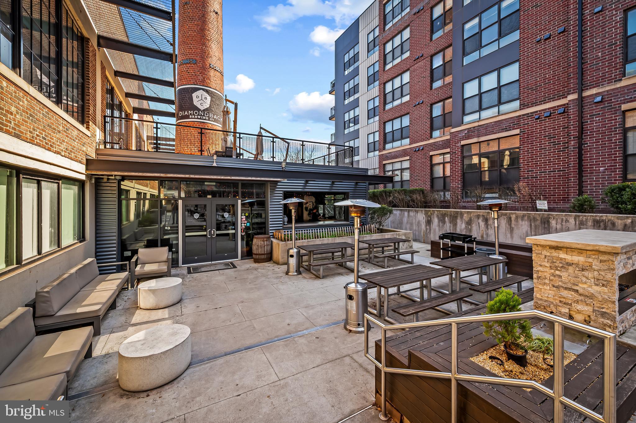 1405 BENJAMIN STREET