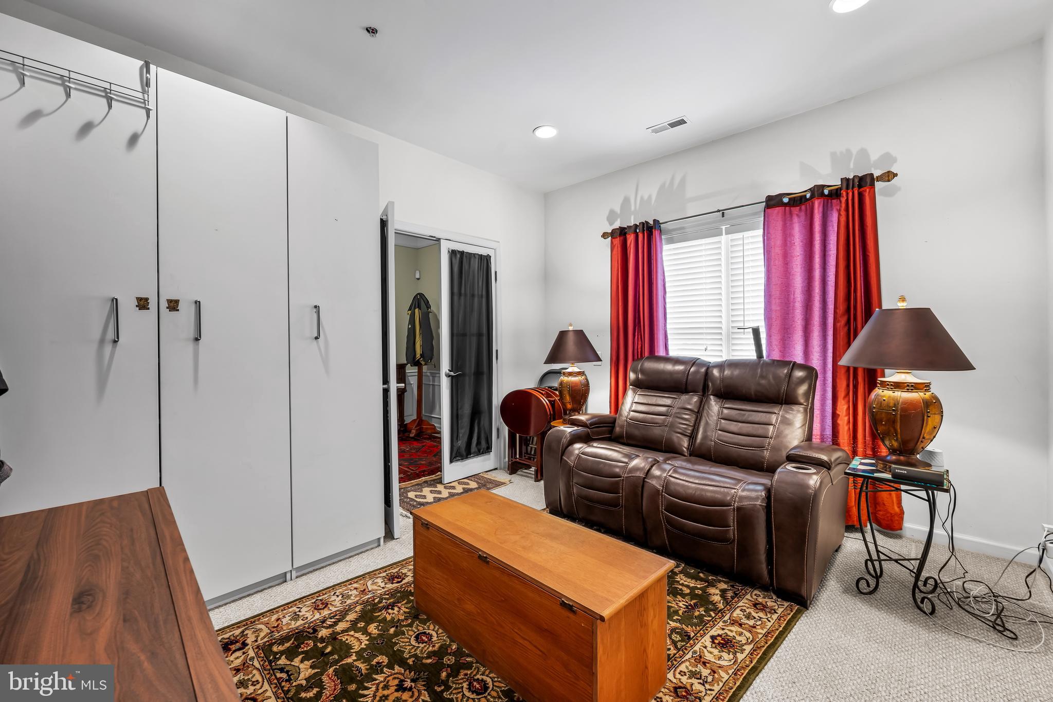 1405 BENJAMIN STREET