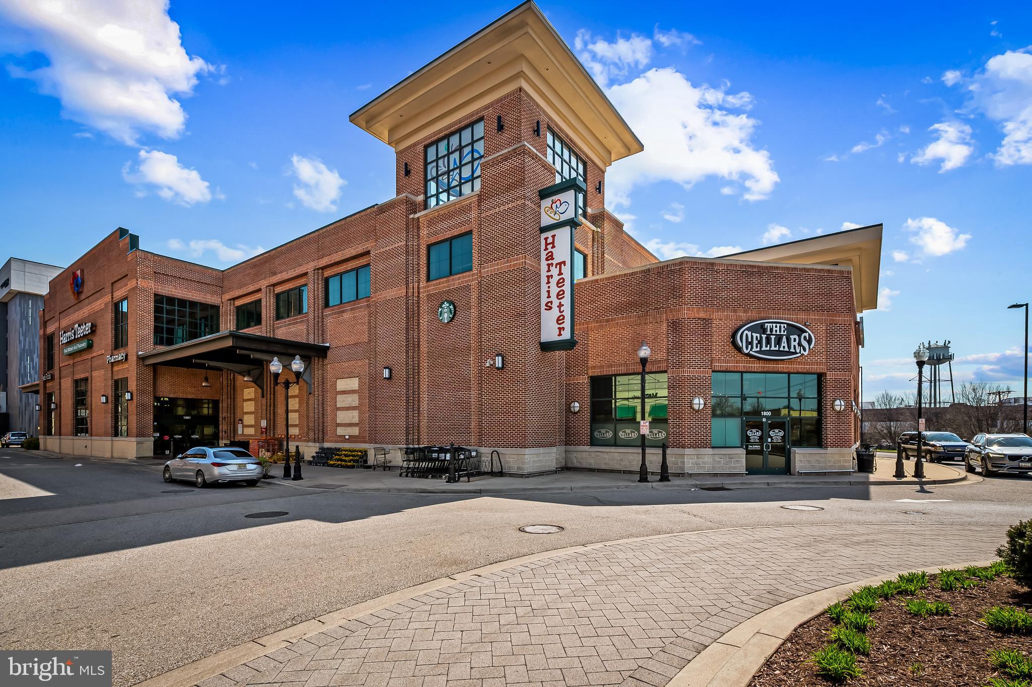 1405 BENJAMIN STREET