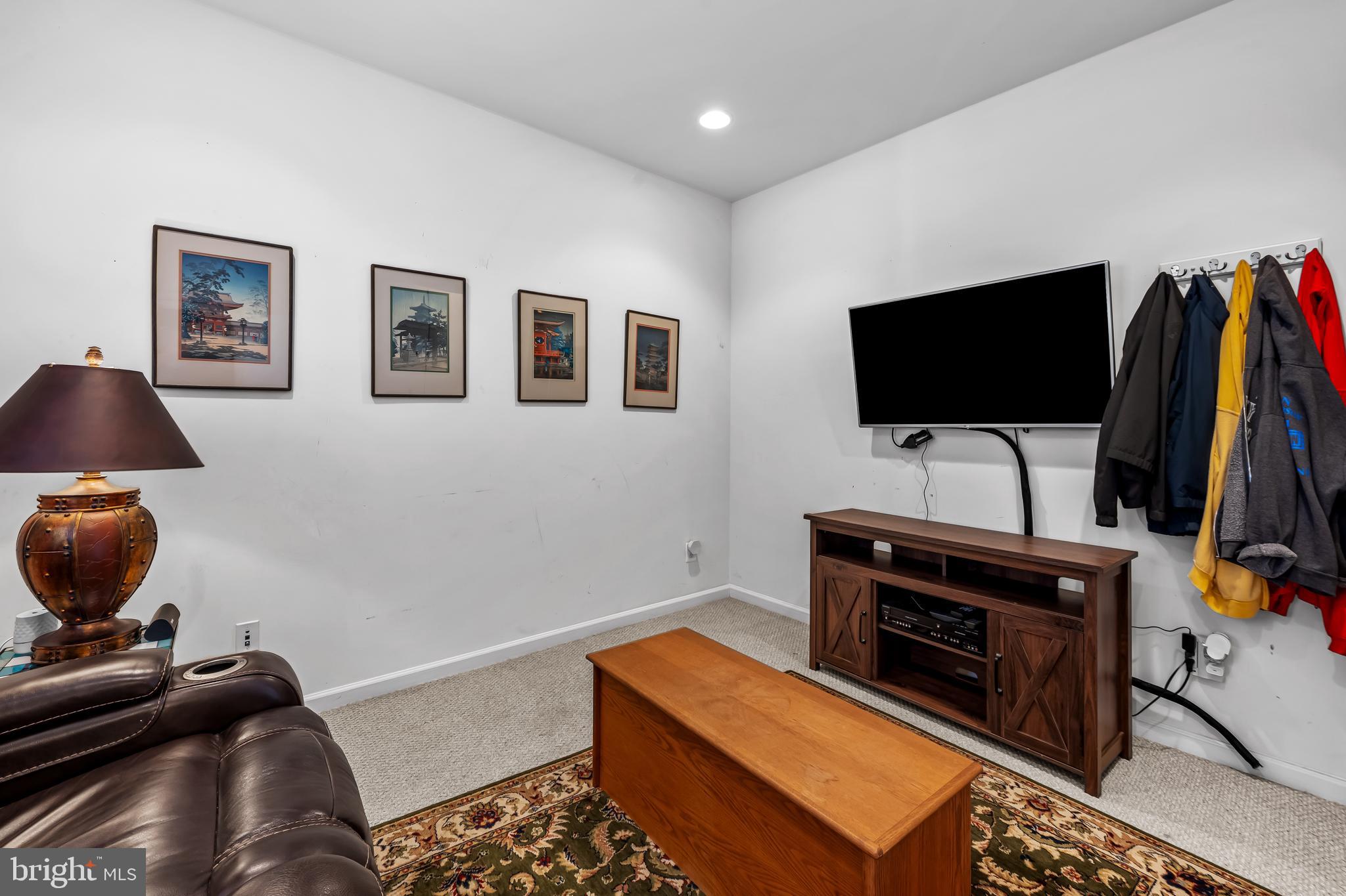 1405 BENJAMIN STREET