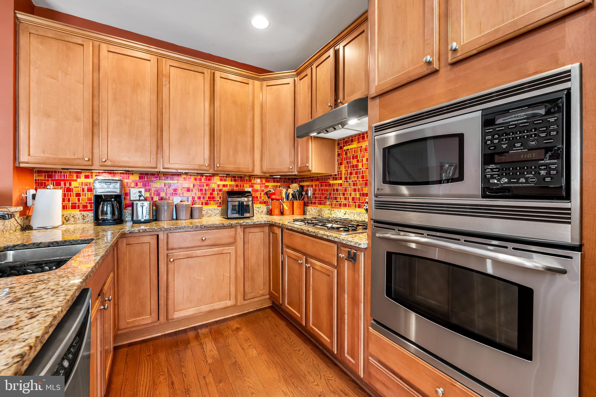 1405 BENJAMIN STREET