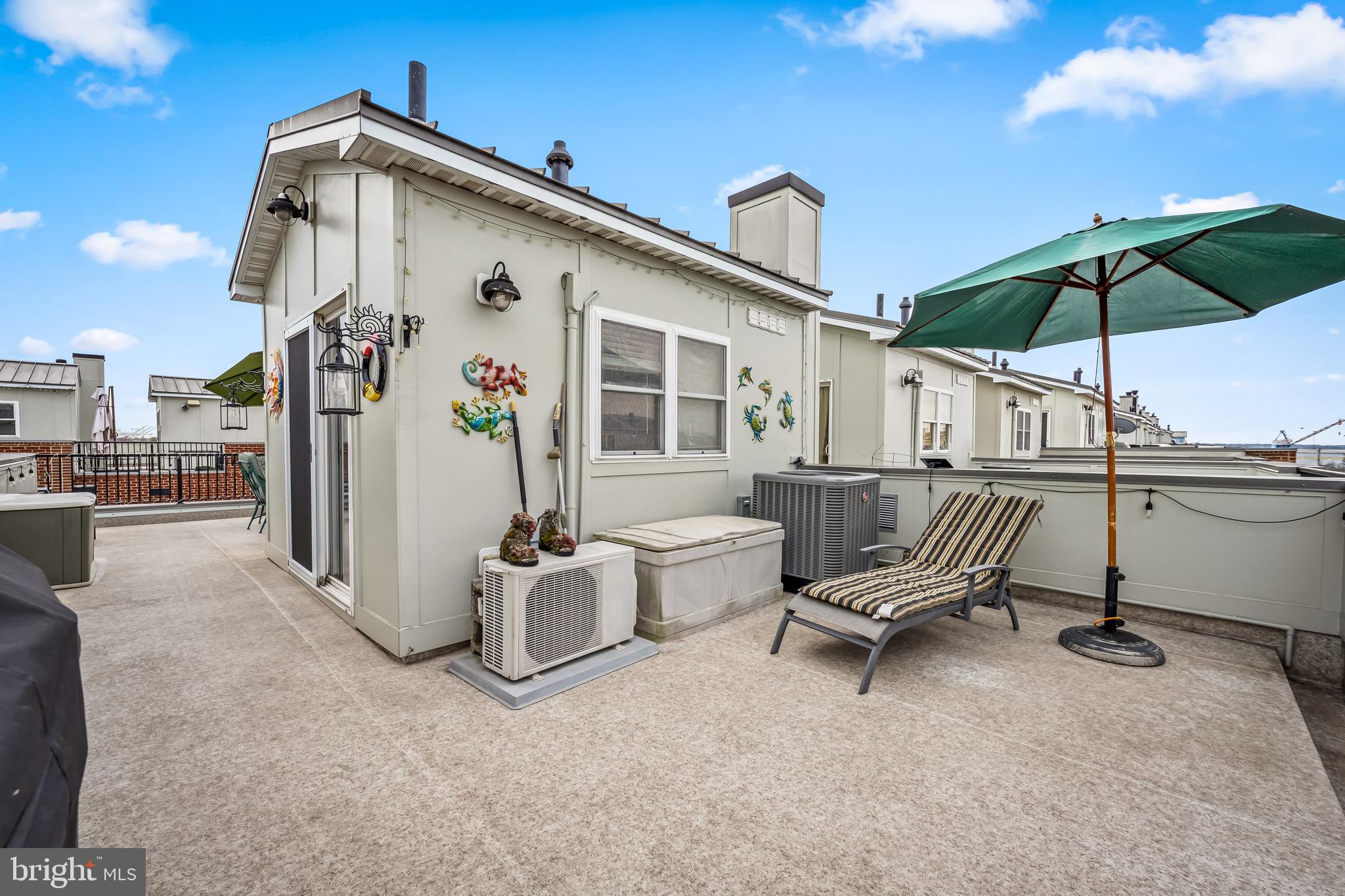 1405 BENJAMIN STREET