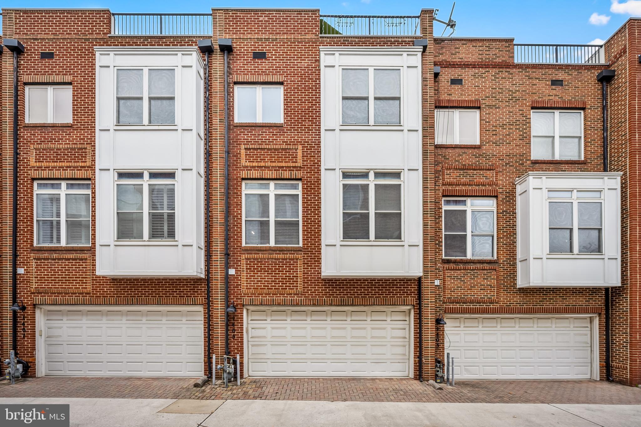 1405 BENJAMIN STREET