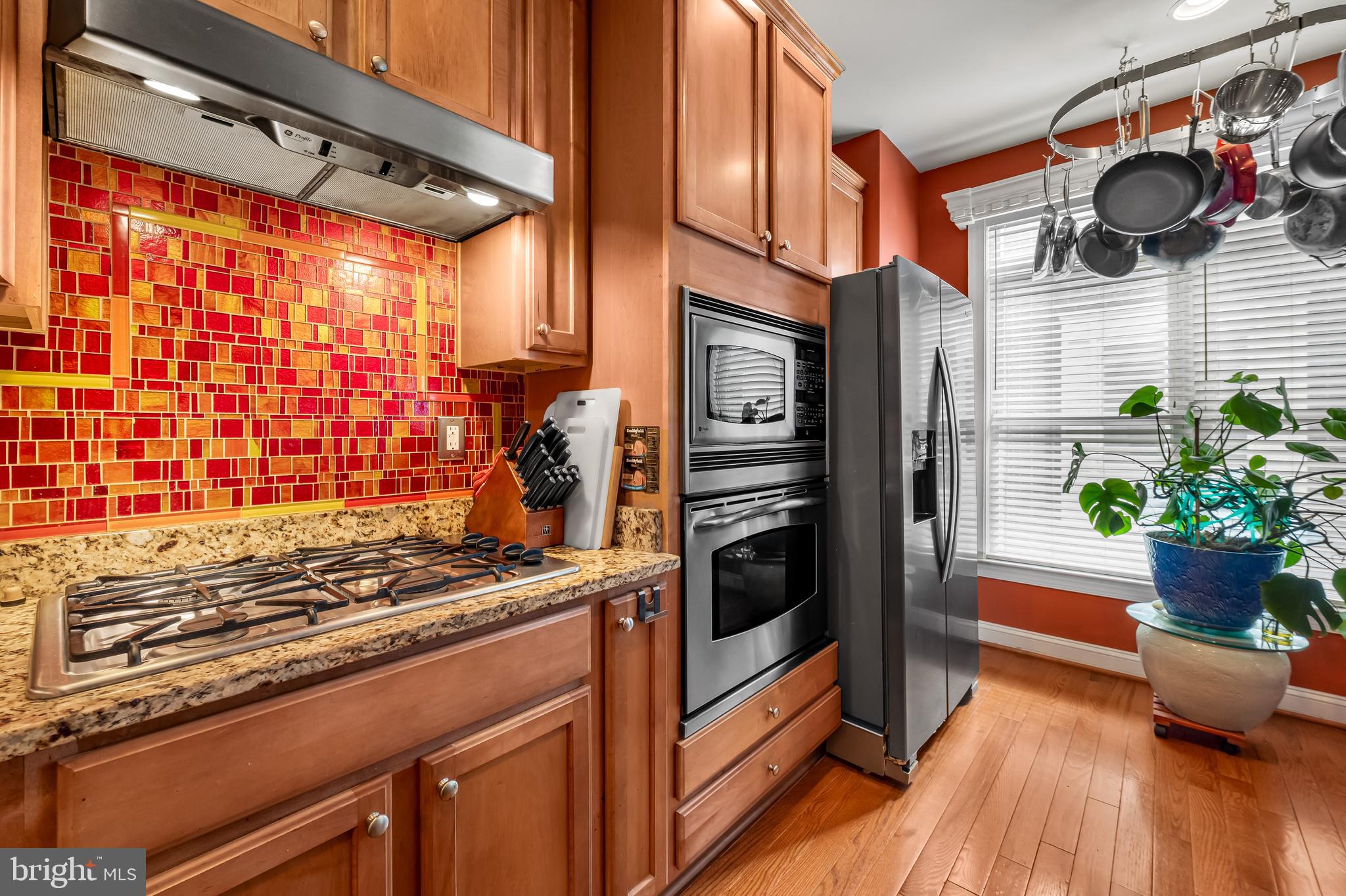 1405 BENJAMIN STREET