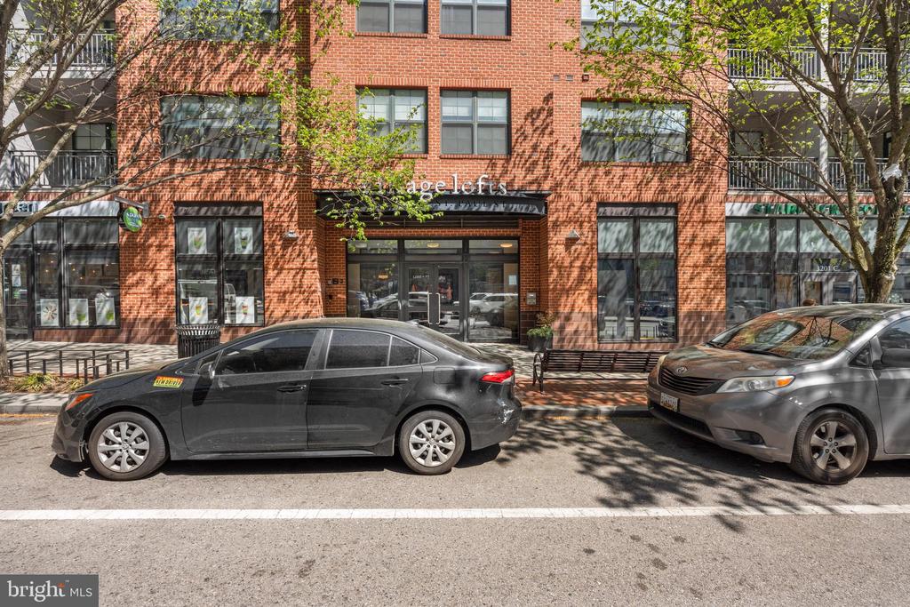 3201 SAINT PAUL STREET 124