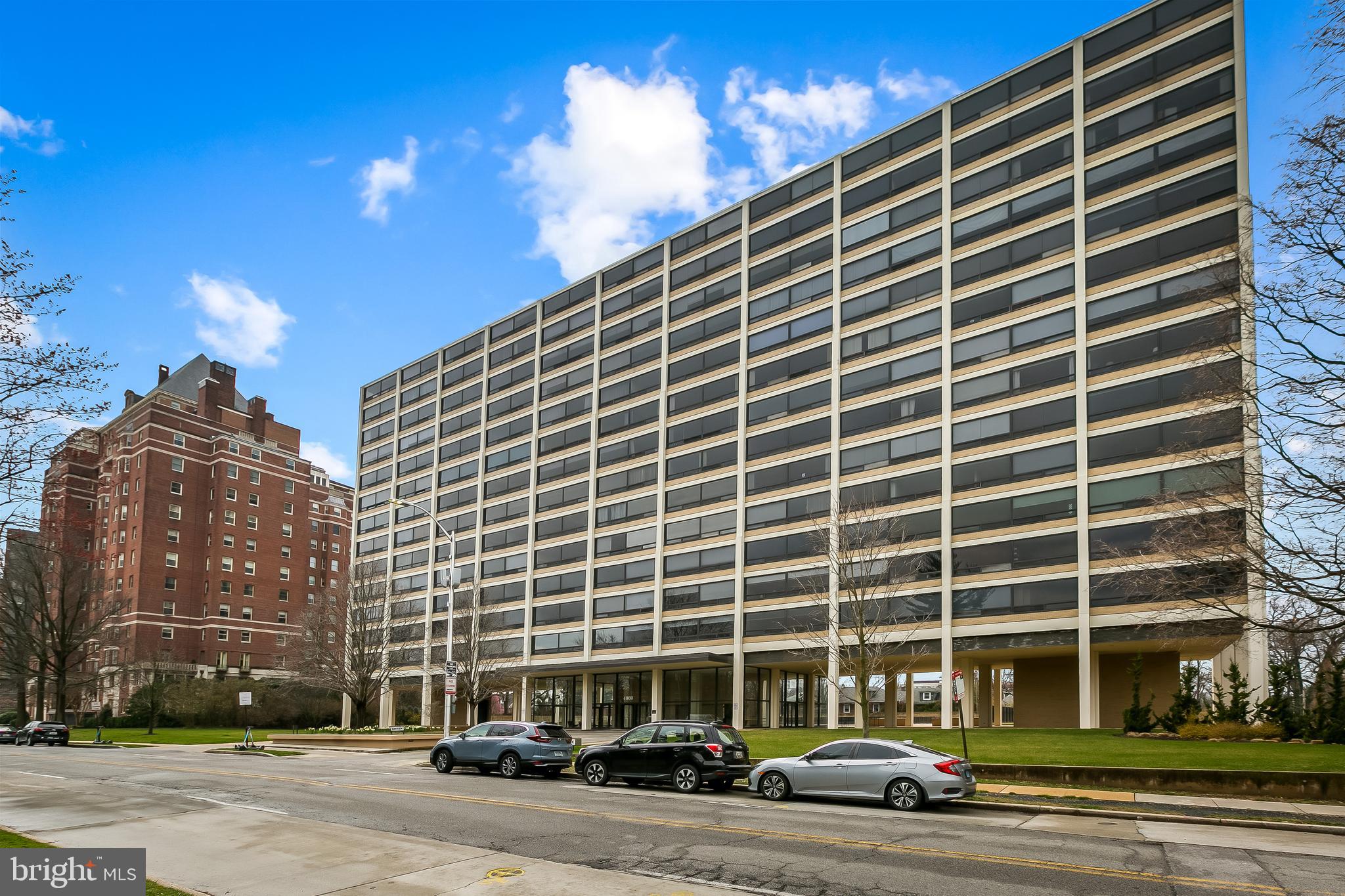 4000 N CHARLES STREET 912