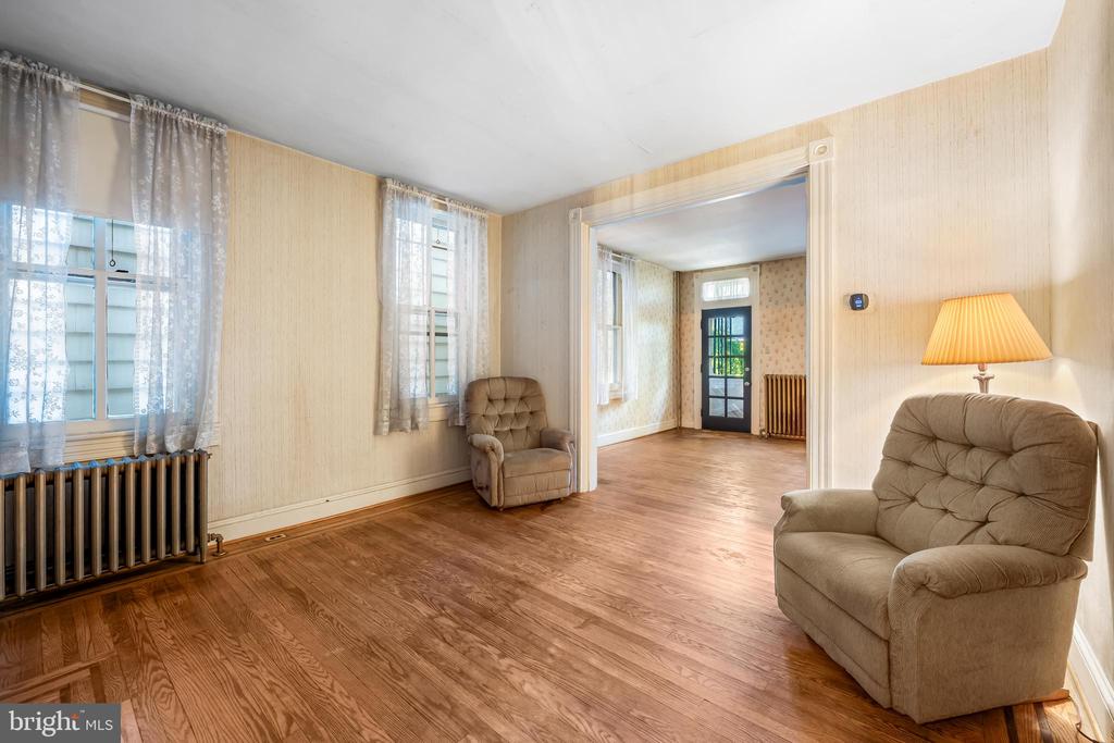 1016 W 38TH STREET