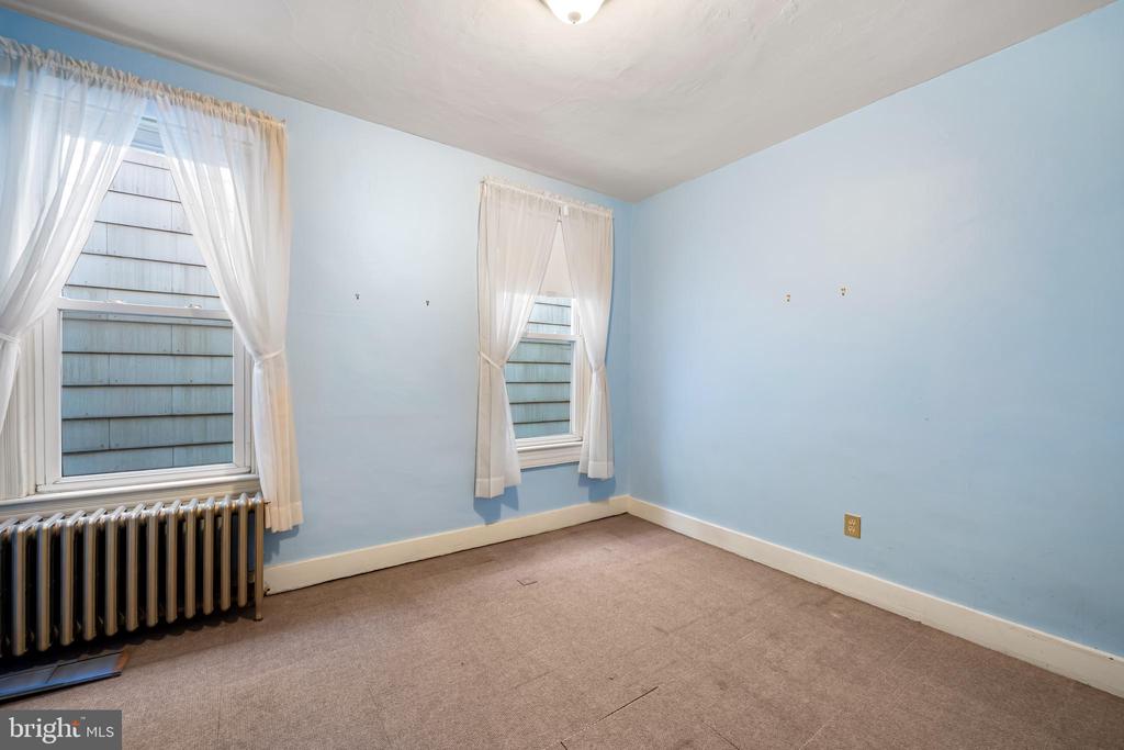 1016 W 38TH STREET
