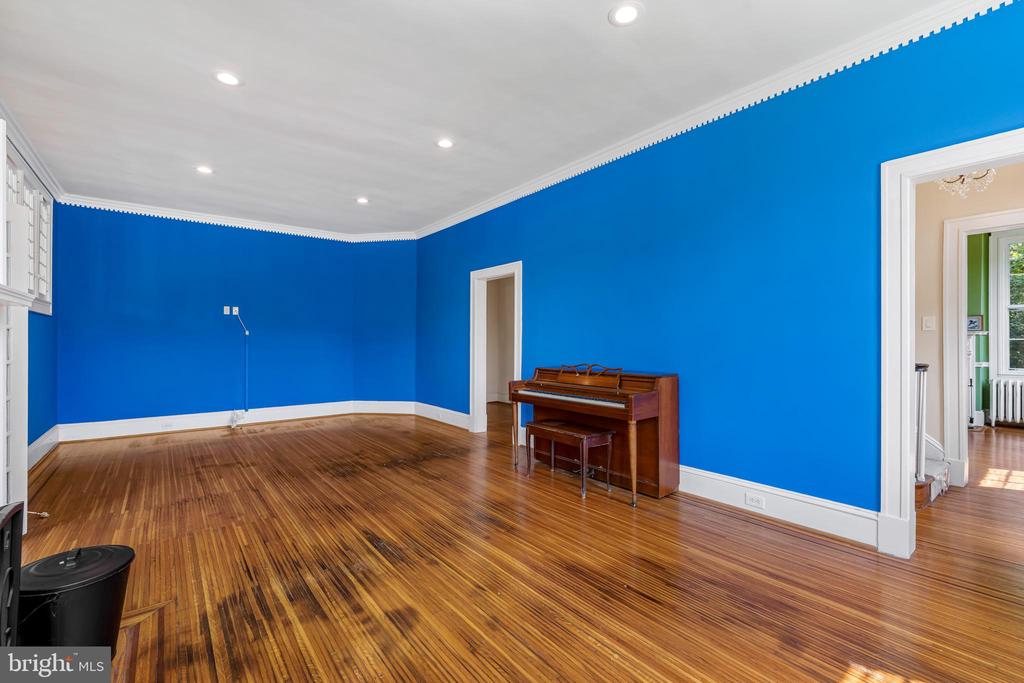 527 NOTTINGHAM ROAD