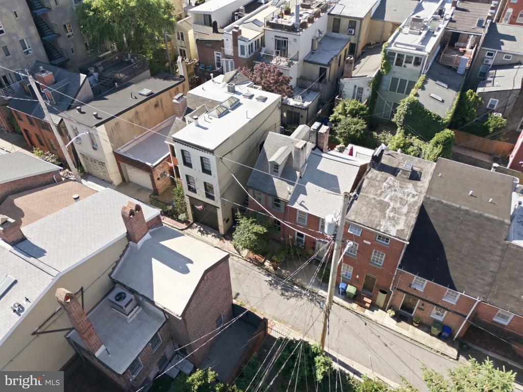 113 E CHURCHILL STREET