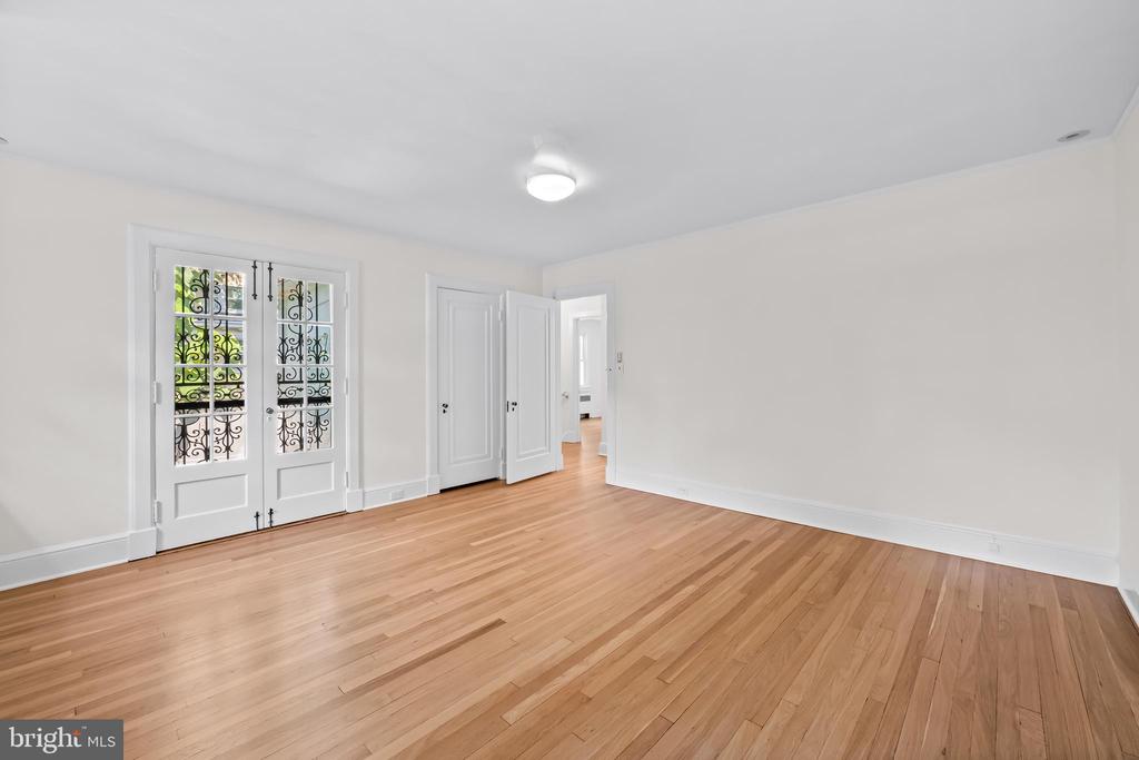 2403 KEN OAK ROAD