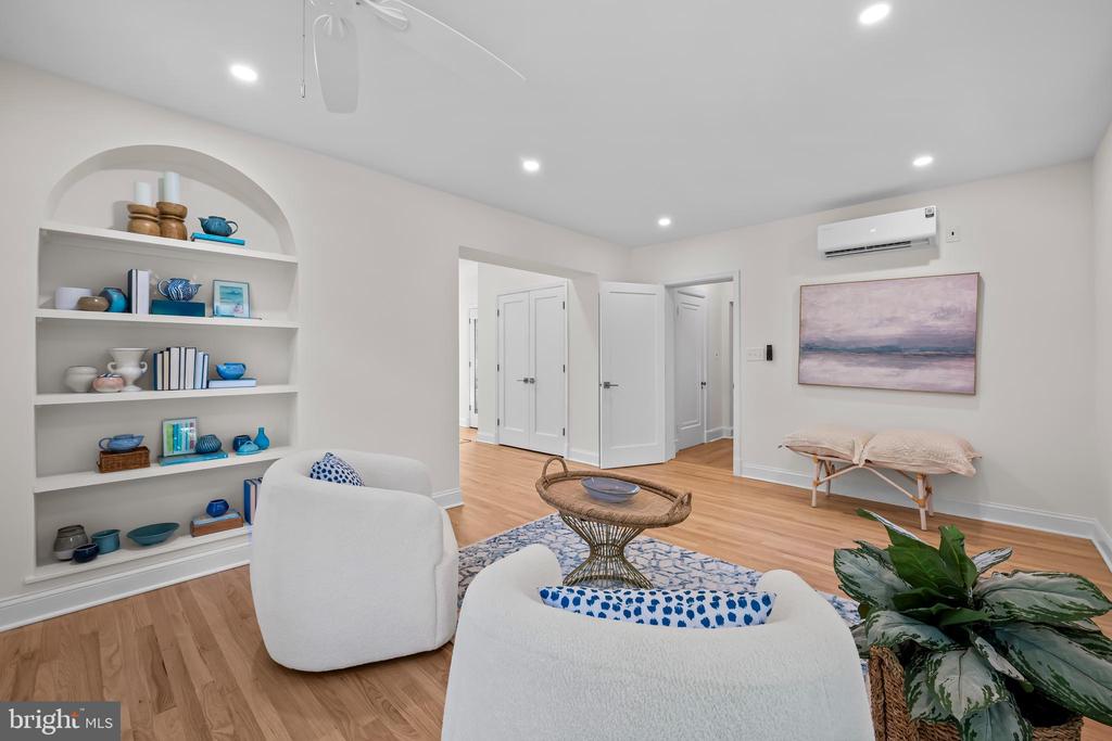 2403 KEN OAK ROAD