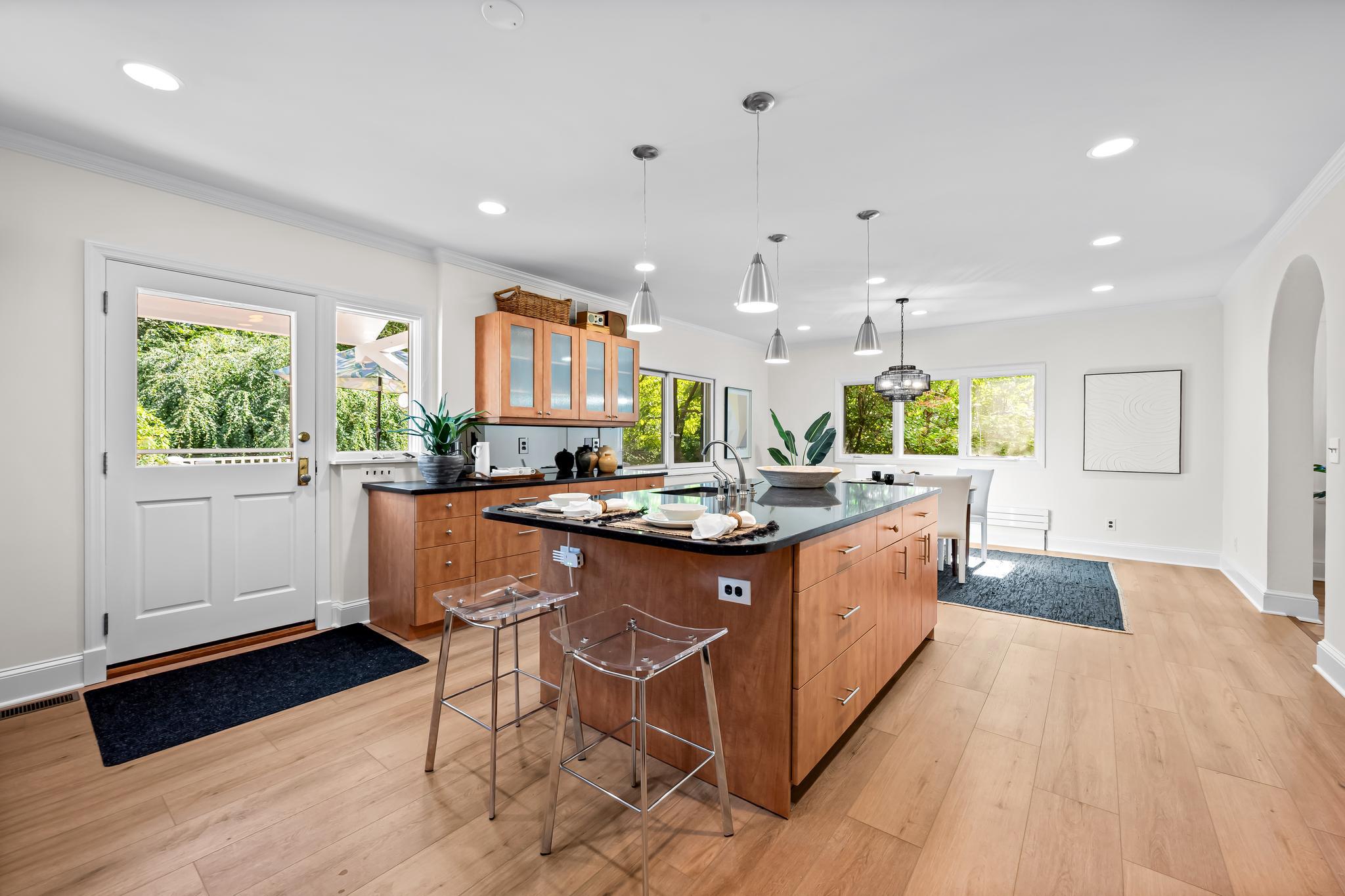2403 KEN OAK ROAD