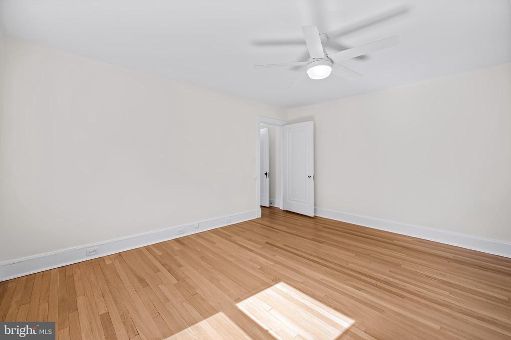 2403 KEN OAK ROAD