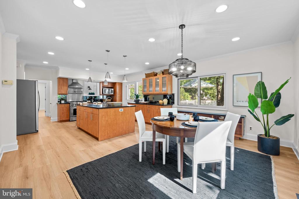 2403 KEN OAK ROAD