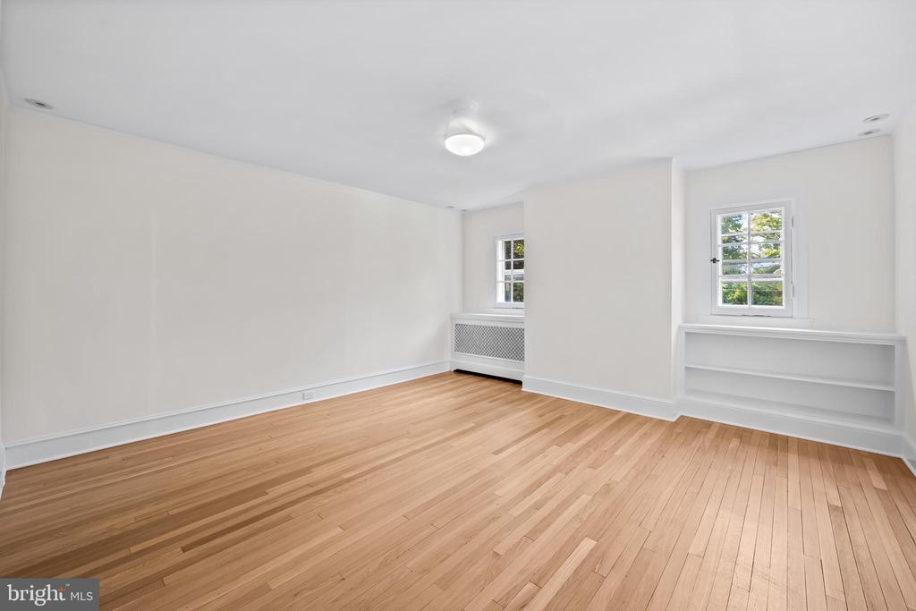 2403 KEN OAK ROAD