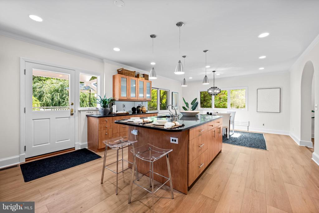 2403 KEN OAK ROAD