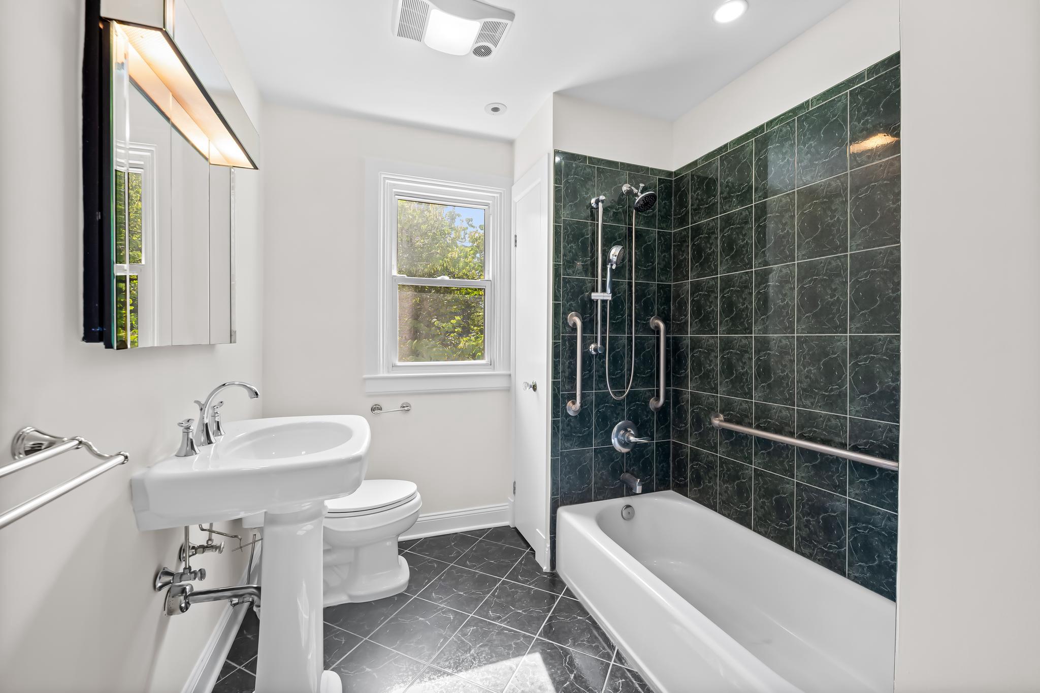 2403 KEN OAK ROAD