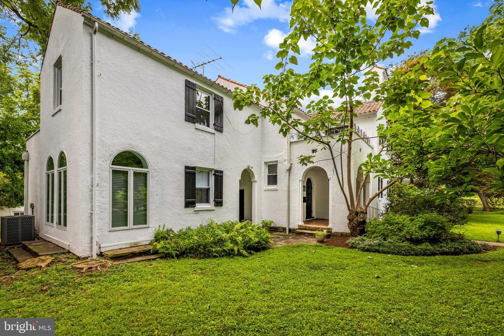 2403 KEN OAK ROAD