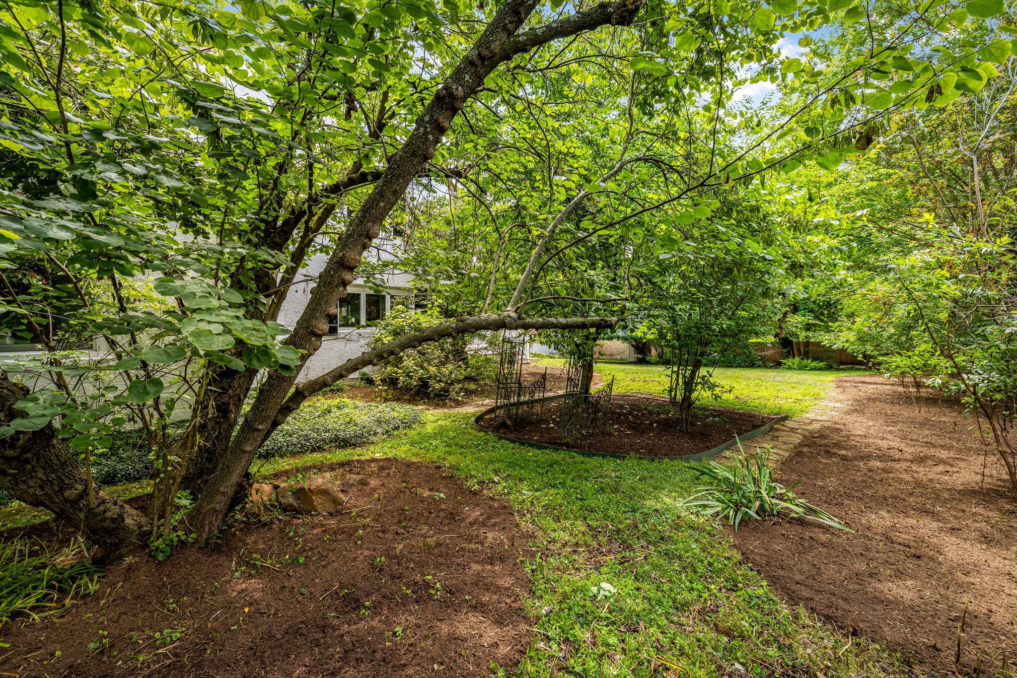 2403 KEN OAK ROAD