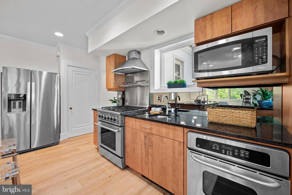 2403 KEN OAK ROAD