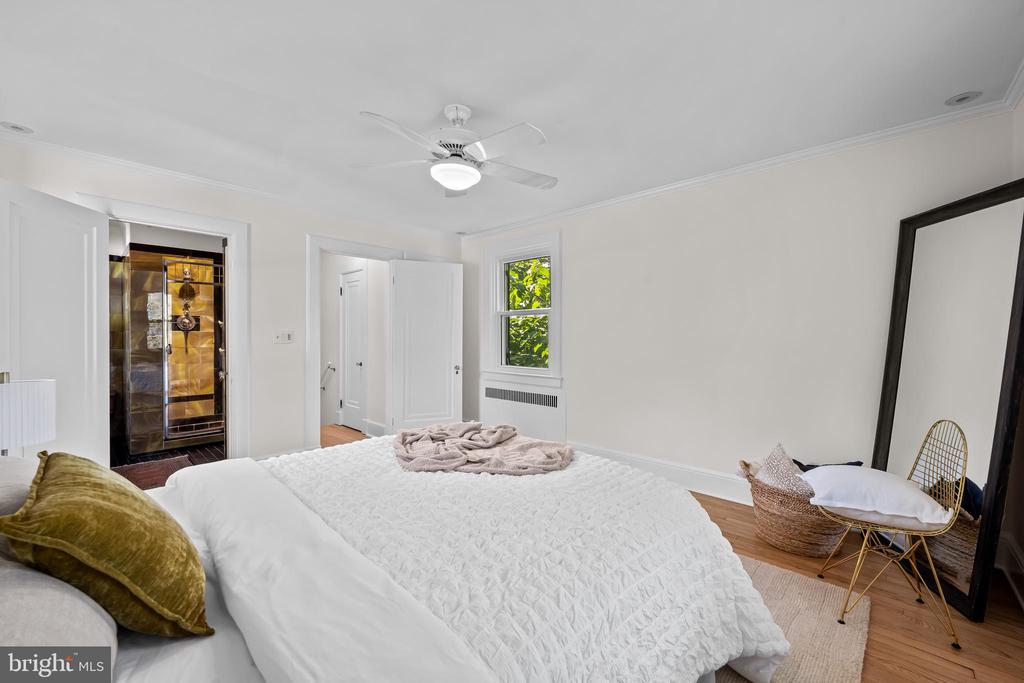 2403 KEN OAK ROAD