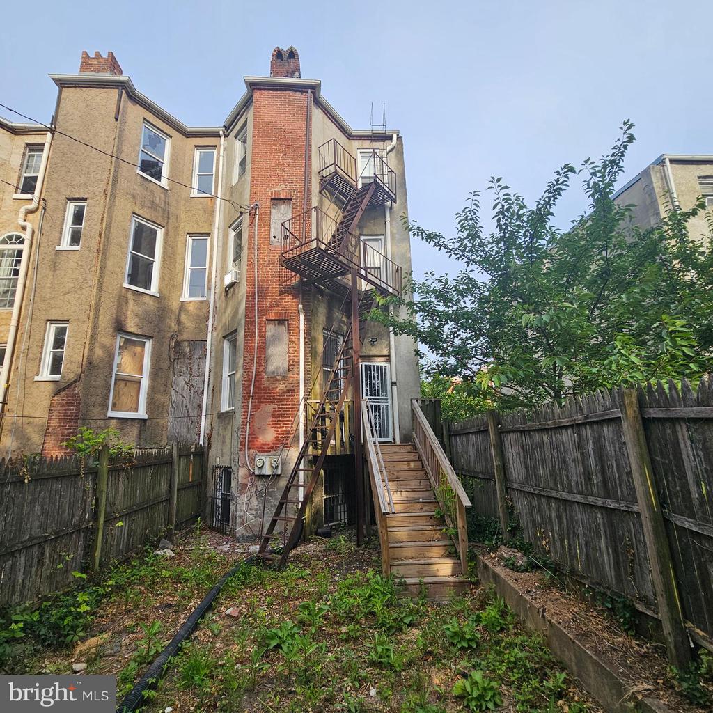 813 N FULTON AVENUE N