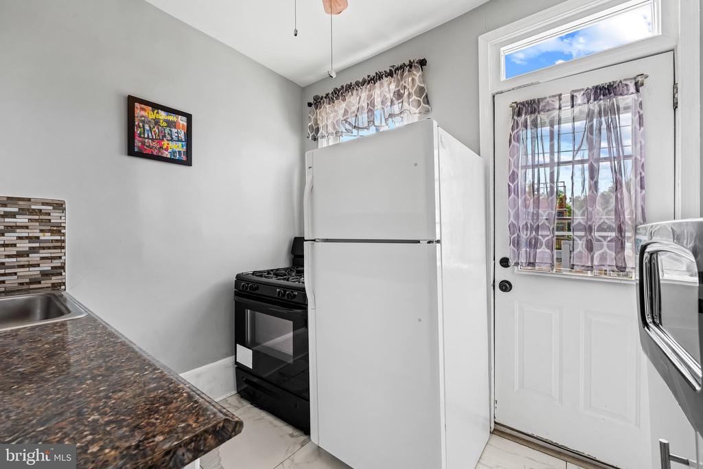 1109 W 40TH STREET