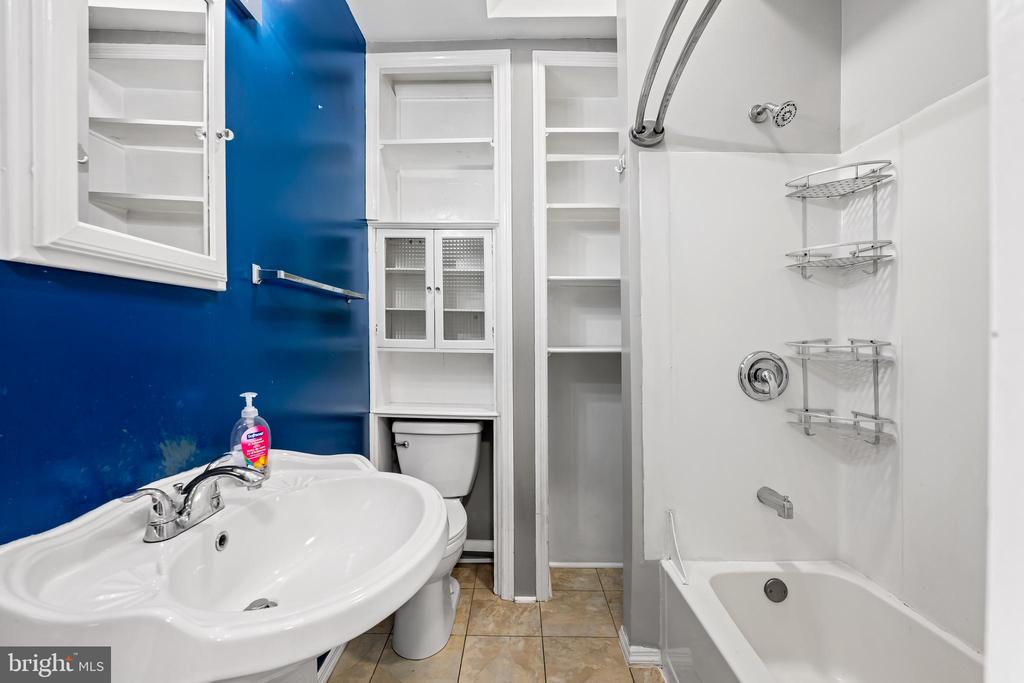 1109 W 40TH STREET