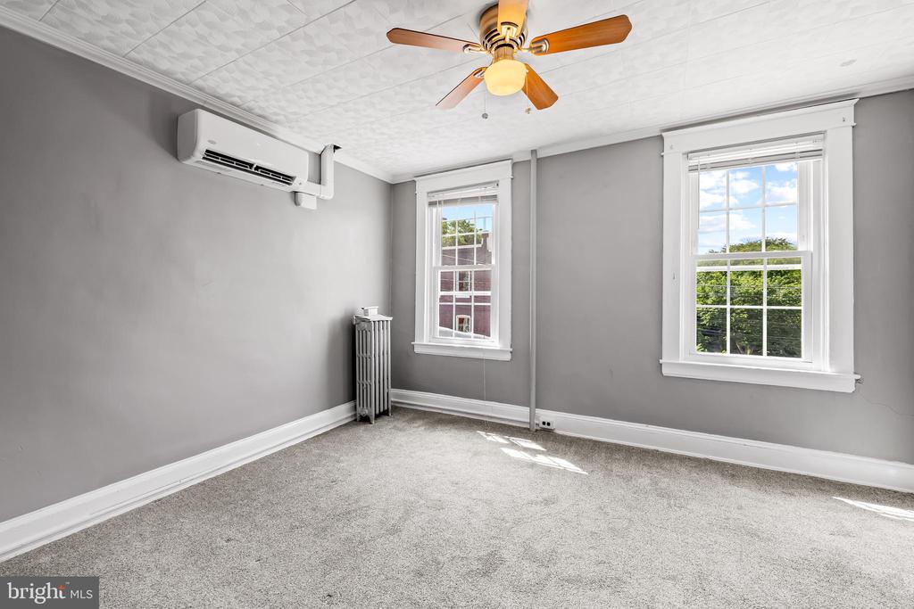 1109 W 40TH STREET