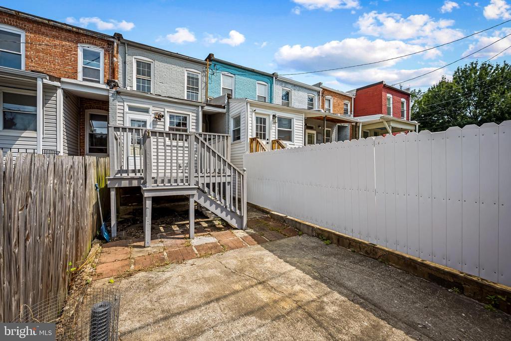 1109 W 40TH STREET