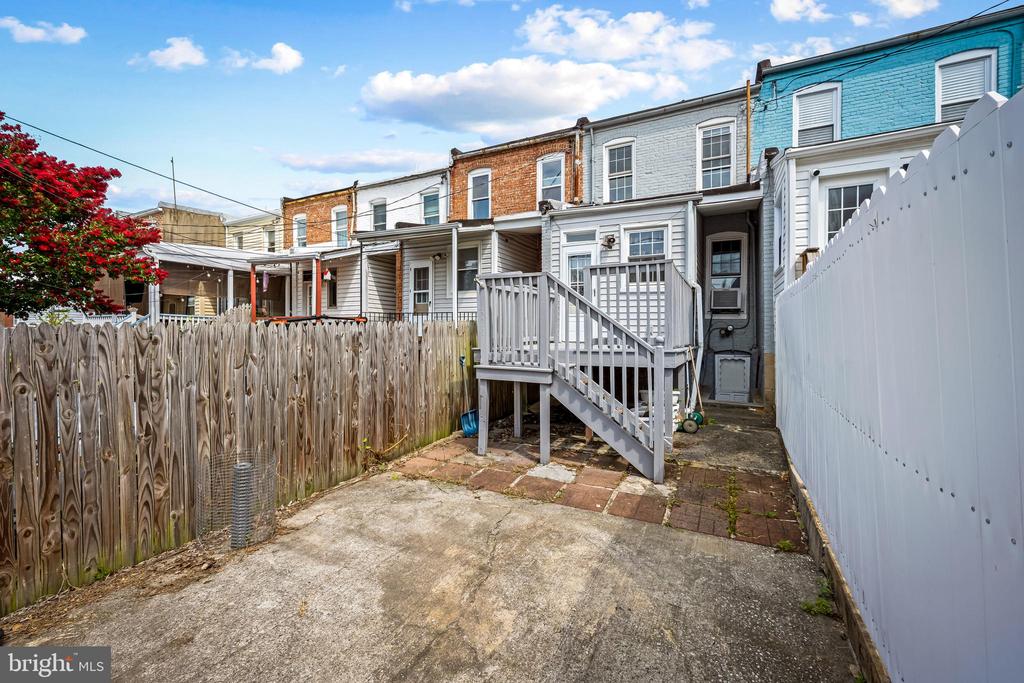 1109 W 40TH STREET