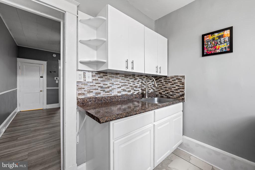 1109 W 40TH STREET