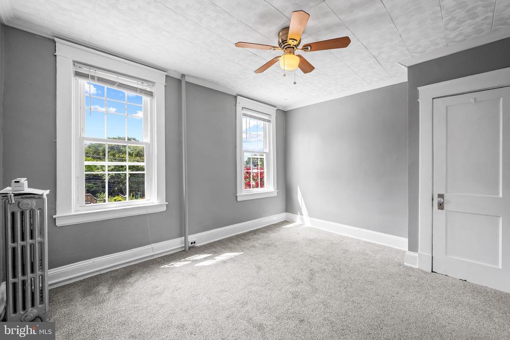 1109 W 40TH STREET