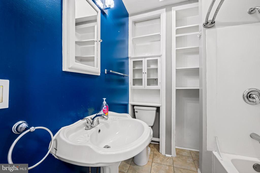 1109 W 40TH STREET