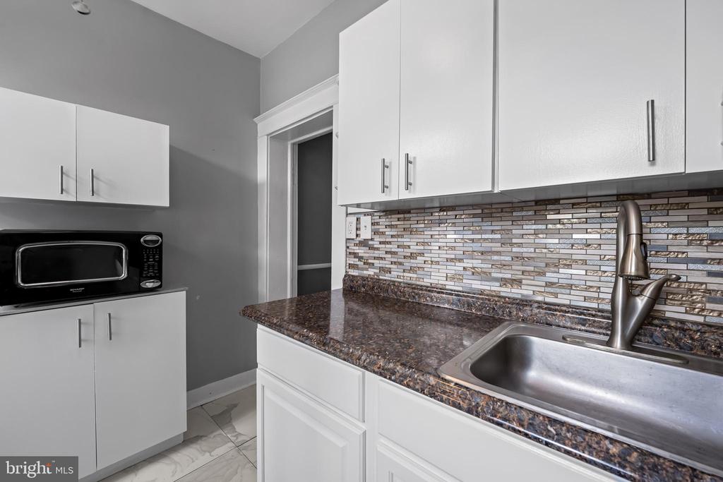 1109 W 40TH STREET