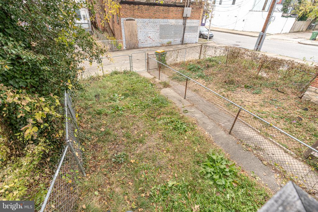 1605 CARSWELL STREET