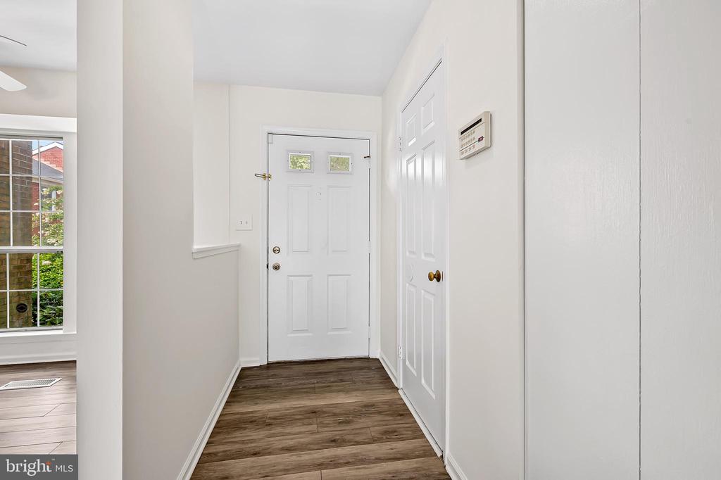 919 DARTMOUTHGLEN WAY