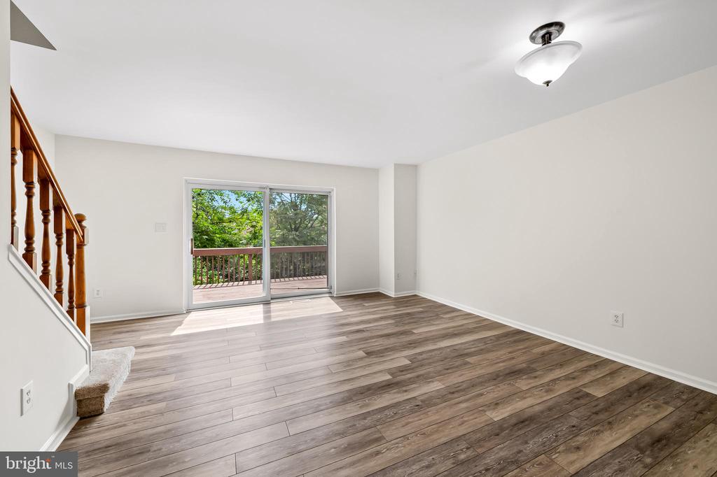 919 DARTMOUTHGLEN WAY